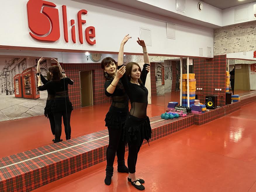 Танец живота для начинающих с ведущими педагогами Москвы в школе 5Life