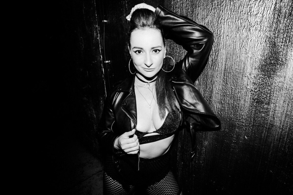 Стань королевой Booty Dance!